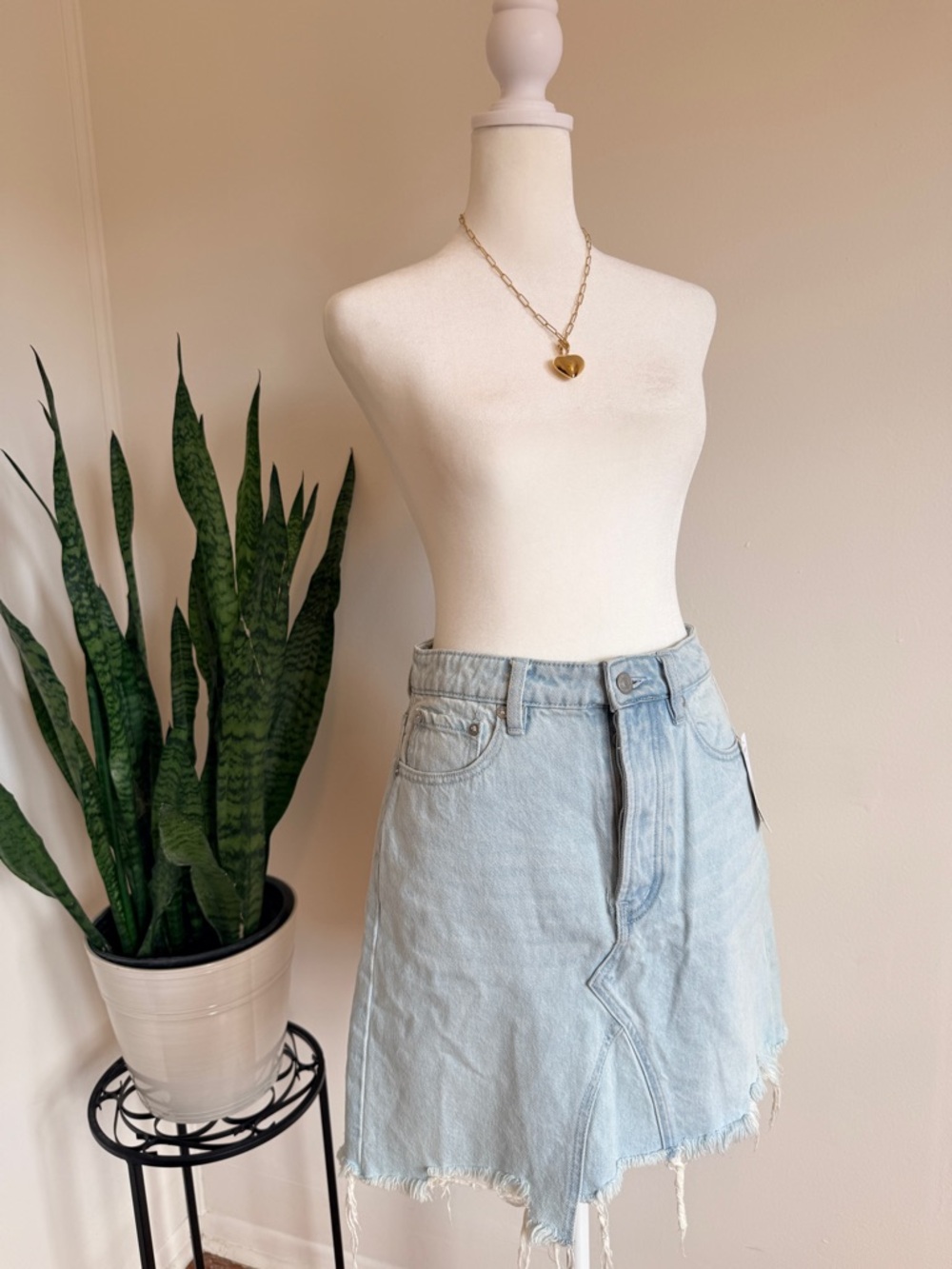 Free People | Pale Blue Raw-Hem Denim Mini‎ Skirt *FLAW* - Picture 2 of 14